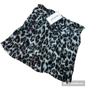 LOVE TREE | NWT Love Tree Black + Gray Animal Print Buckle High Waist Skort, S